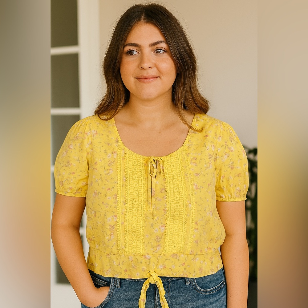 🌼 Yellow Floral Lace-Front Tie Blouse | Size XL - Picture 3 of 3